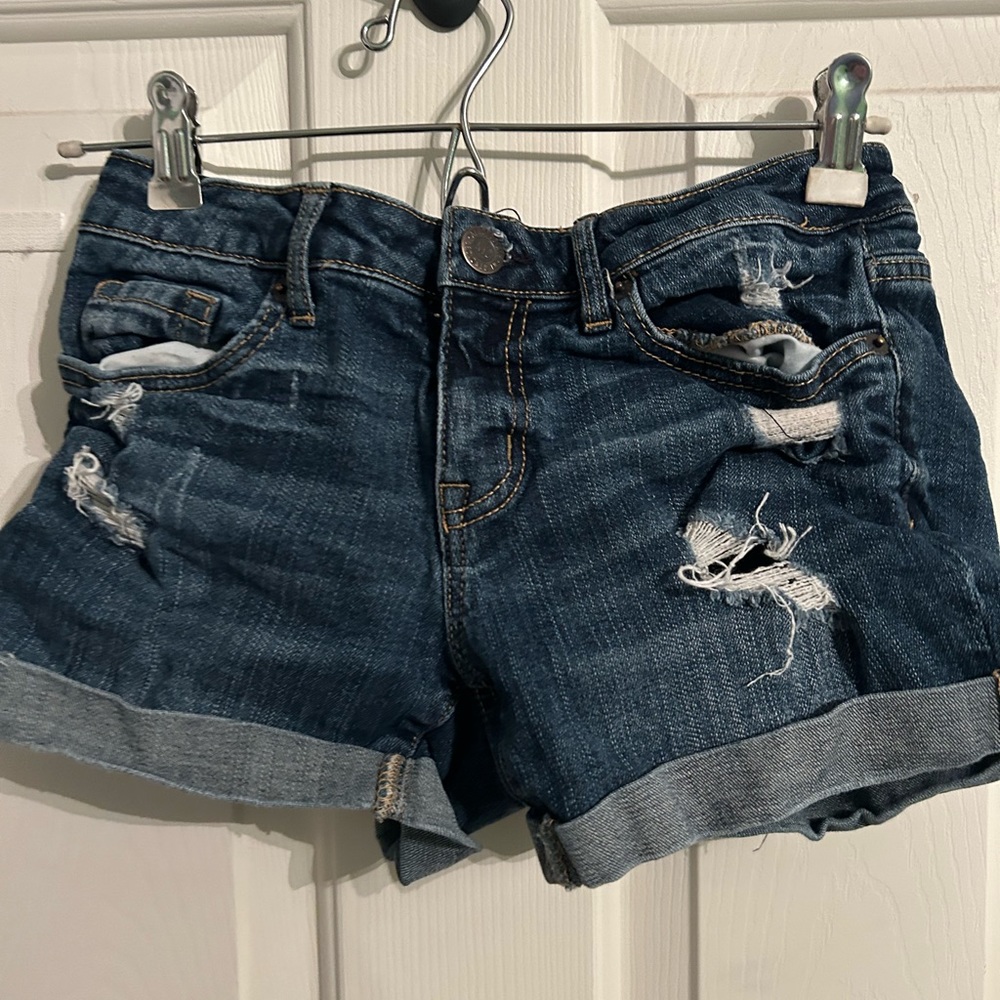Aéropostale ripped Jean shorts size 2.